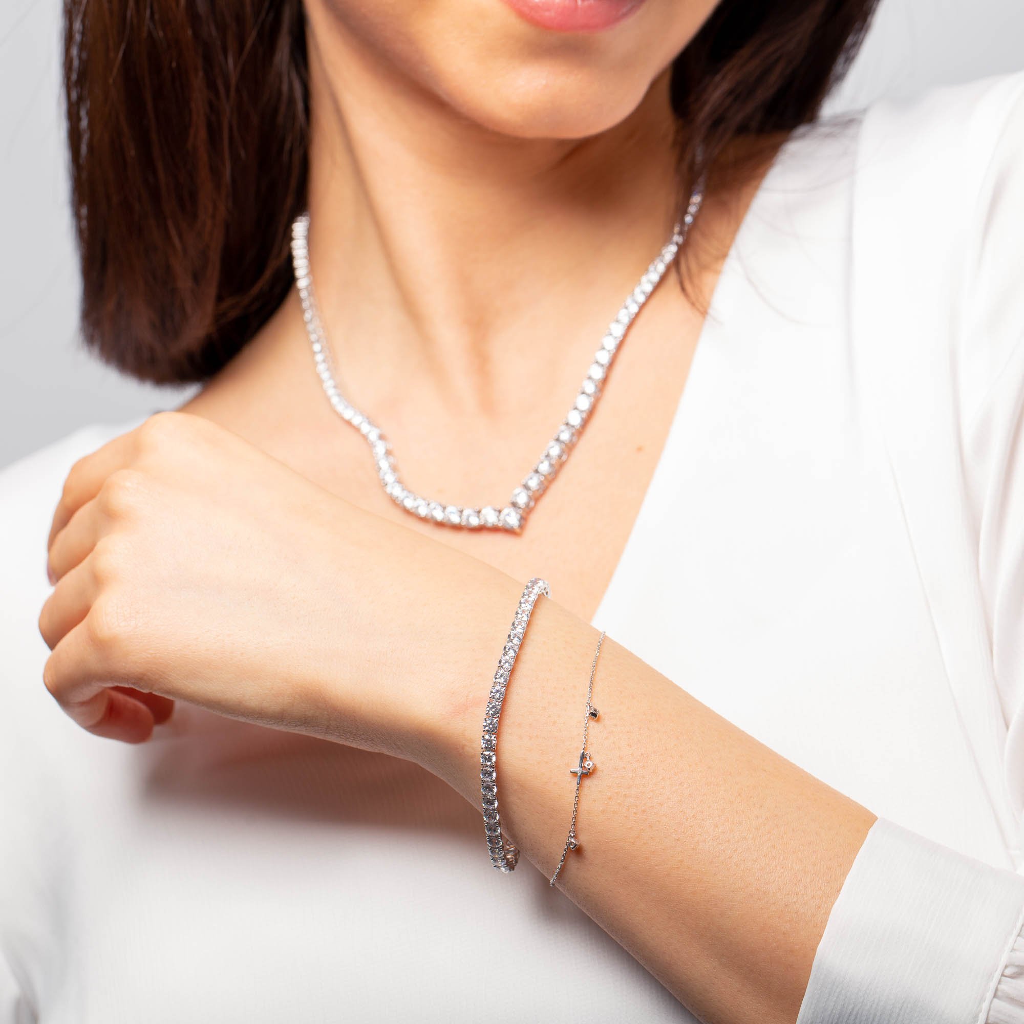 everyday_diamonds_platinum_bracelets_necklace_on_body