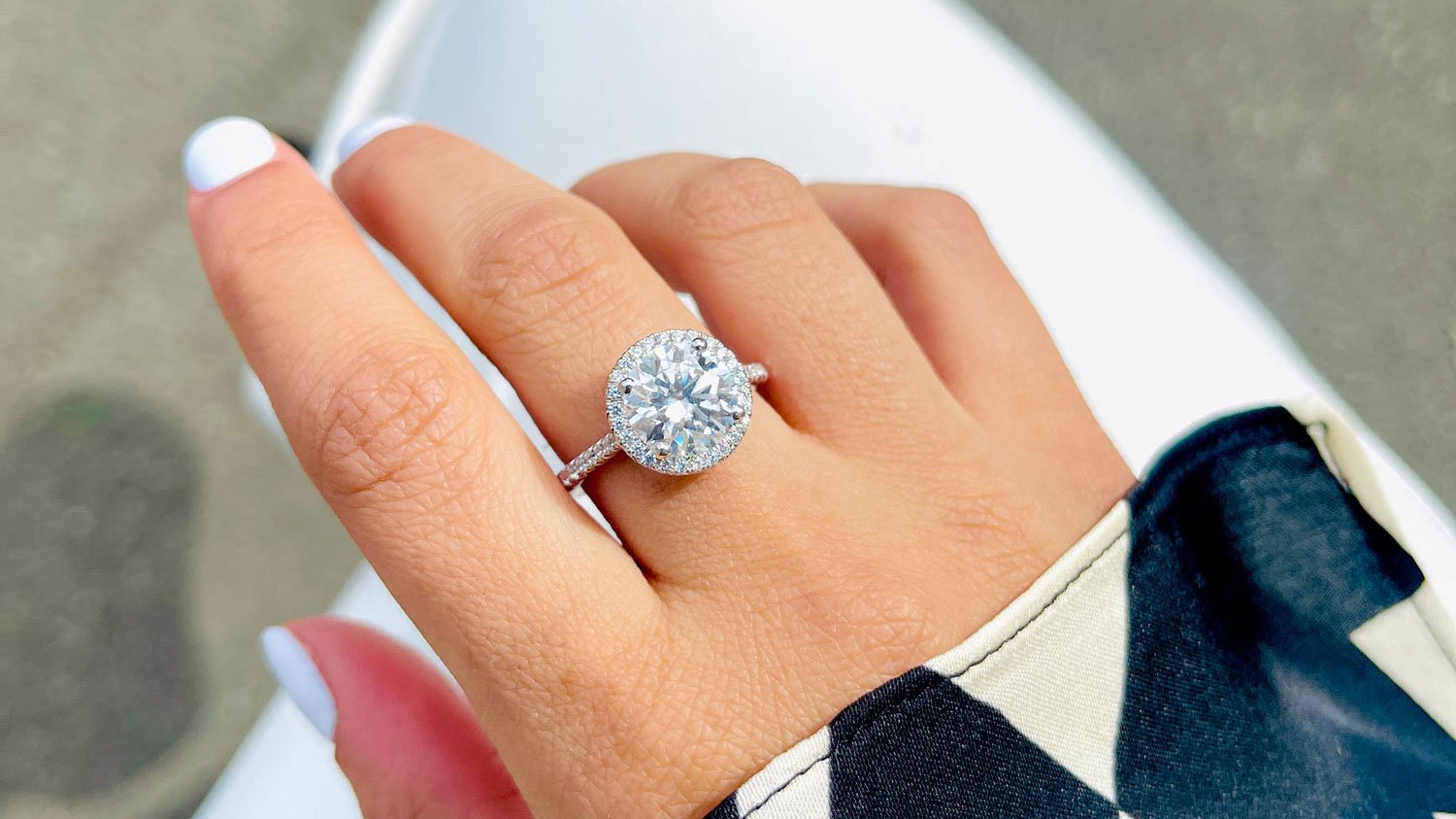 elena_round_diamond_halo_pave_setting_platinum_engagement_ring_small