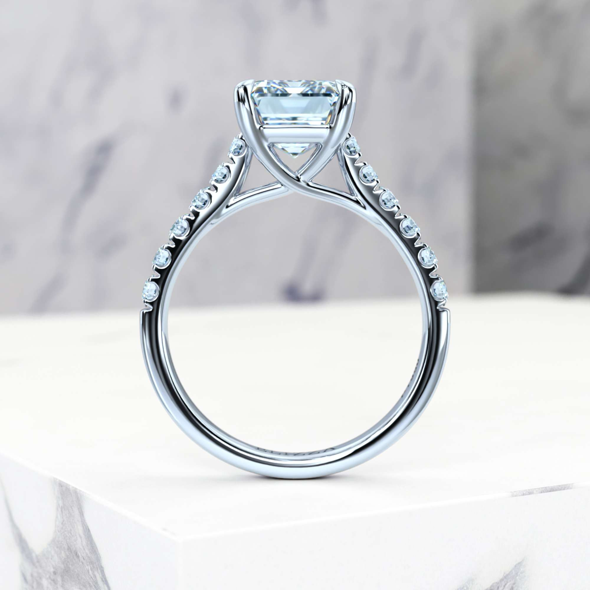 Verlobungsring Edana Emerald | GIA Certified | Natürlicher Diamant | Smaragd | Platin | 0.30ct SI1 H | 6