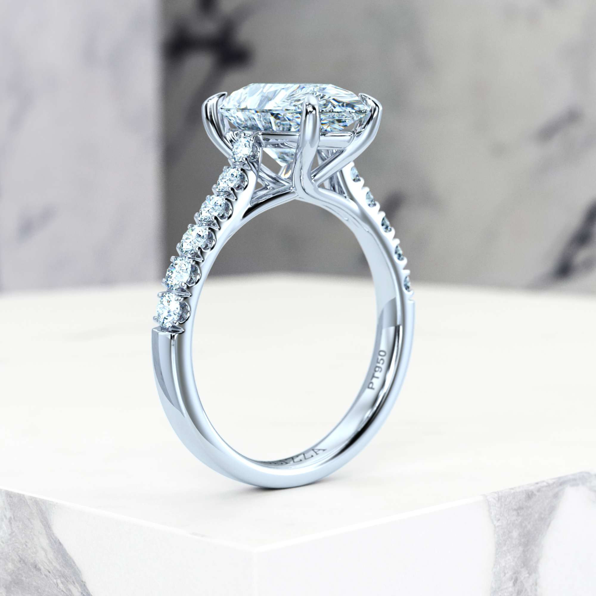Engagement ring Edana Pear | Pear | Platinum | Natural | GIA Certified | 0.30ct SI1 H 9