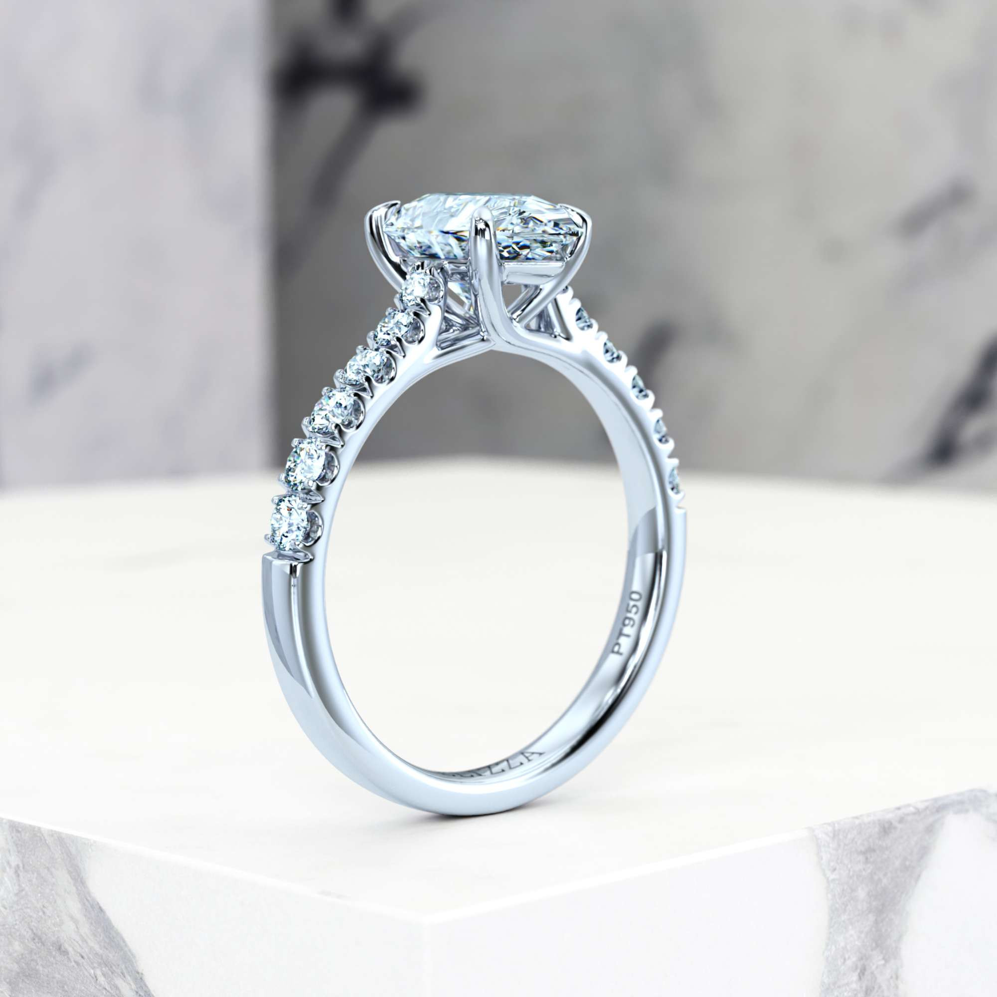 Engagement ring Edana Pear | Pear | Platinum | Natural | GIA Certified | 0.30ct SI1 H 8