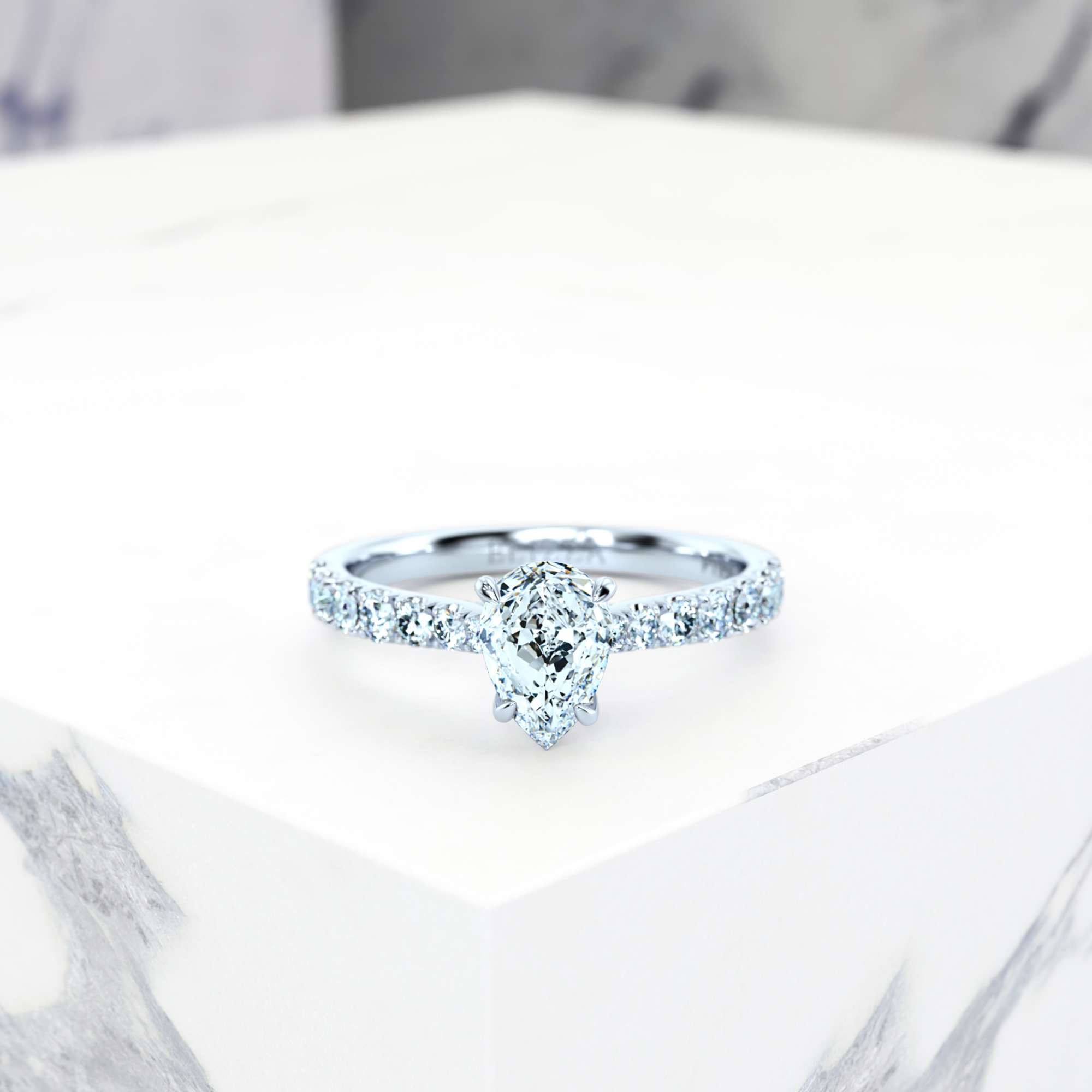 Engagement ring Edana Pear | Pear | Platinum | Natural | GIA Certified | 0.30ct SI1 H 1