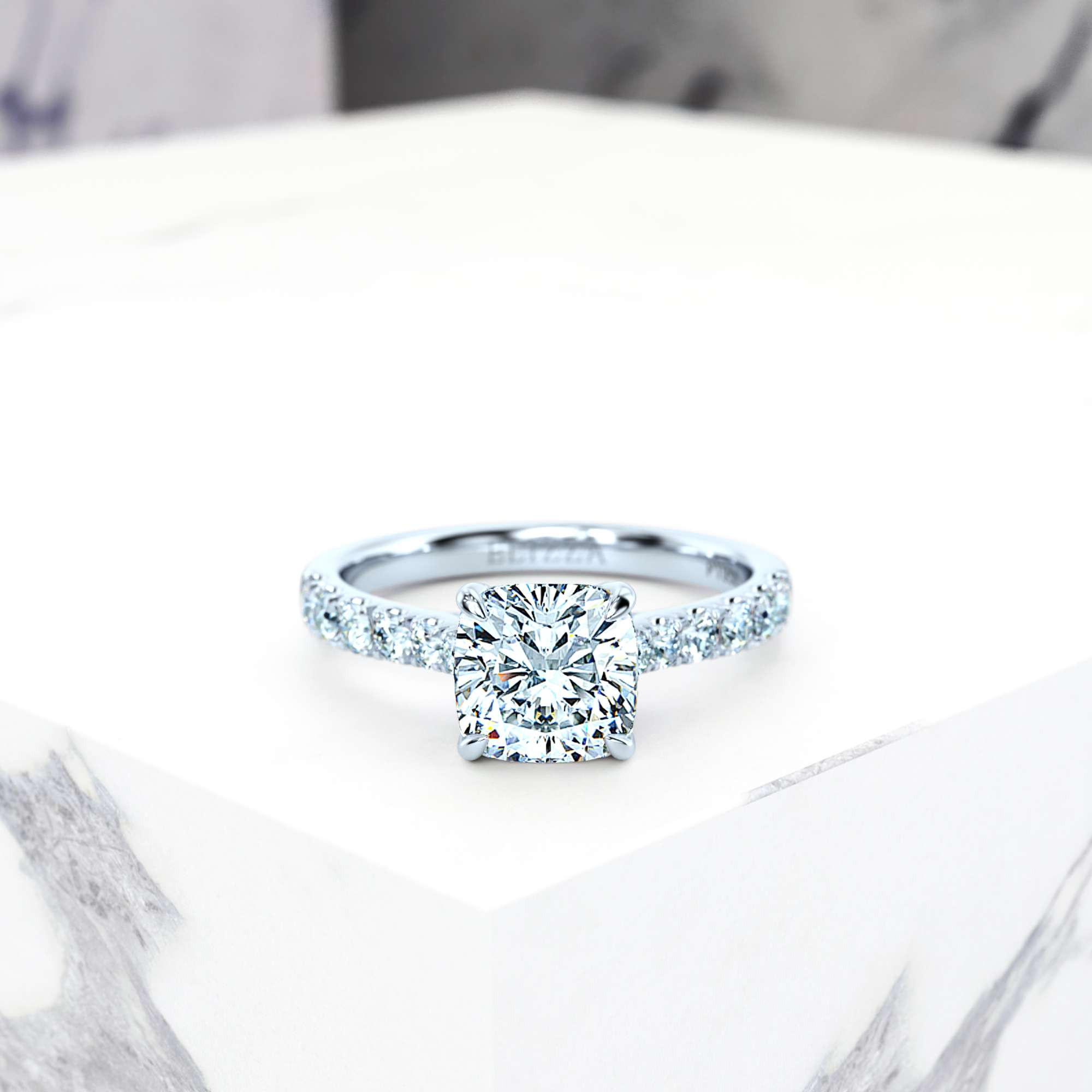 Verlobungsring Edana Square Cushion | GIA Certified | Natürlicher Diamant | Square cushion | Platin | 0.30ct SI1 H | 2
