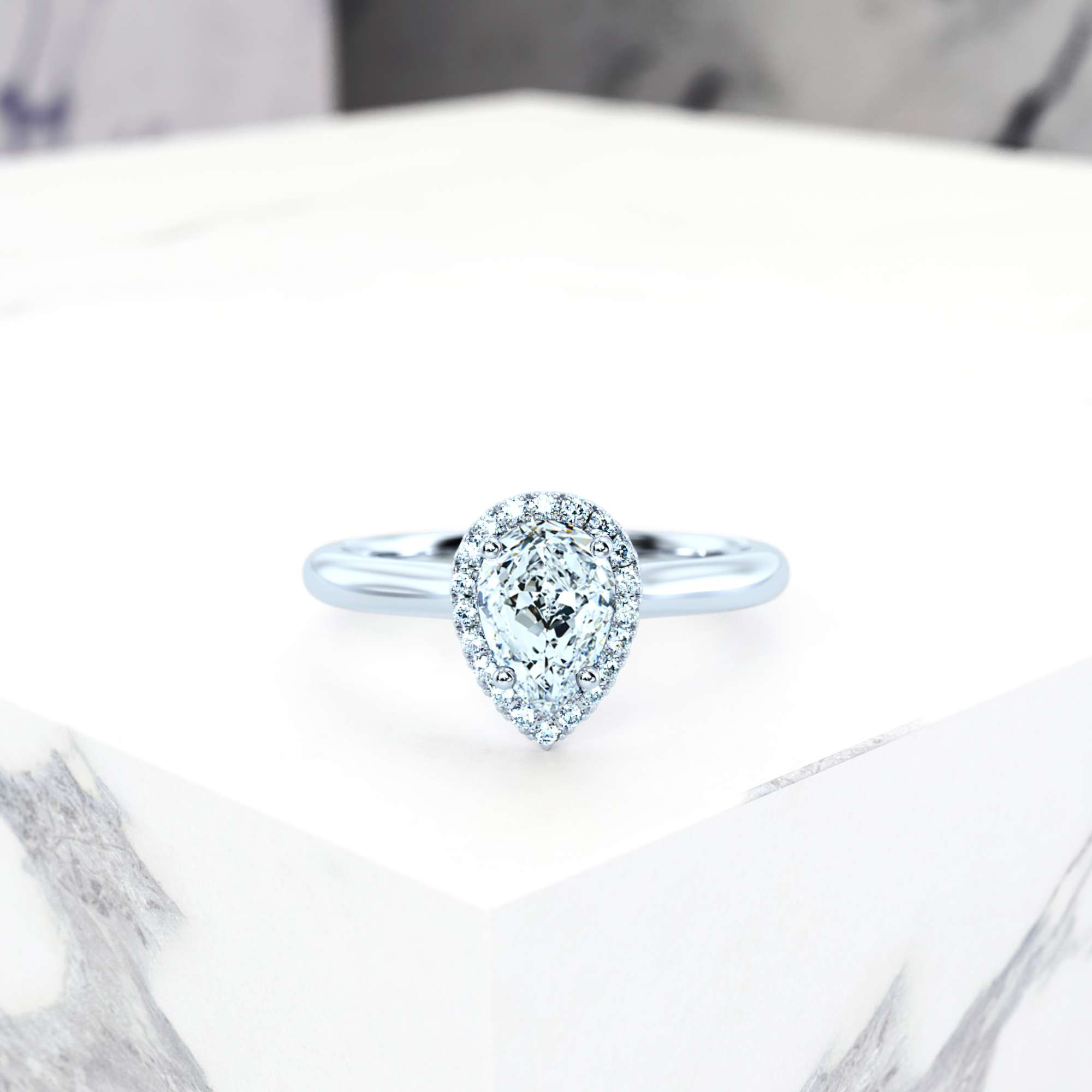 Bague de fiançailles Effie Pear | GIA Certified | Diamant naturel | Poire | Platine | 0.30ct SI1 H | 1