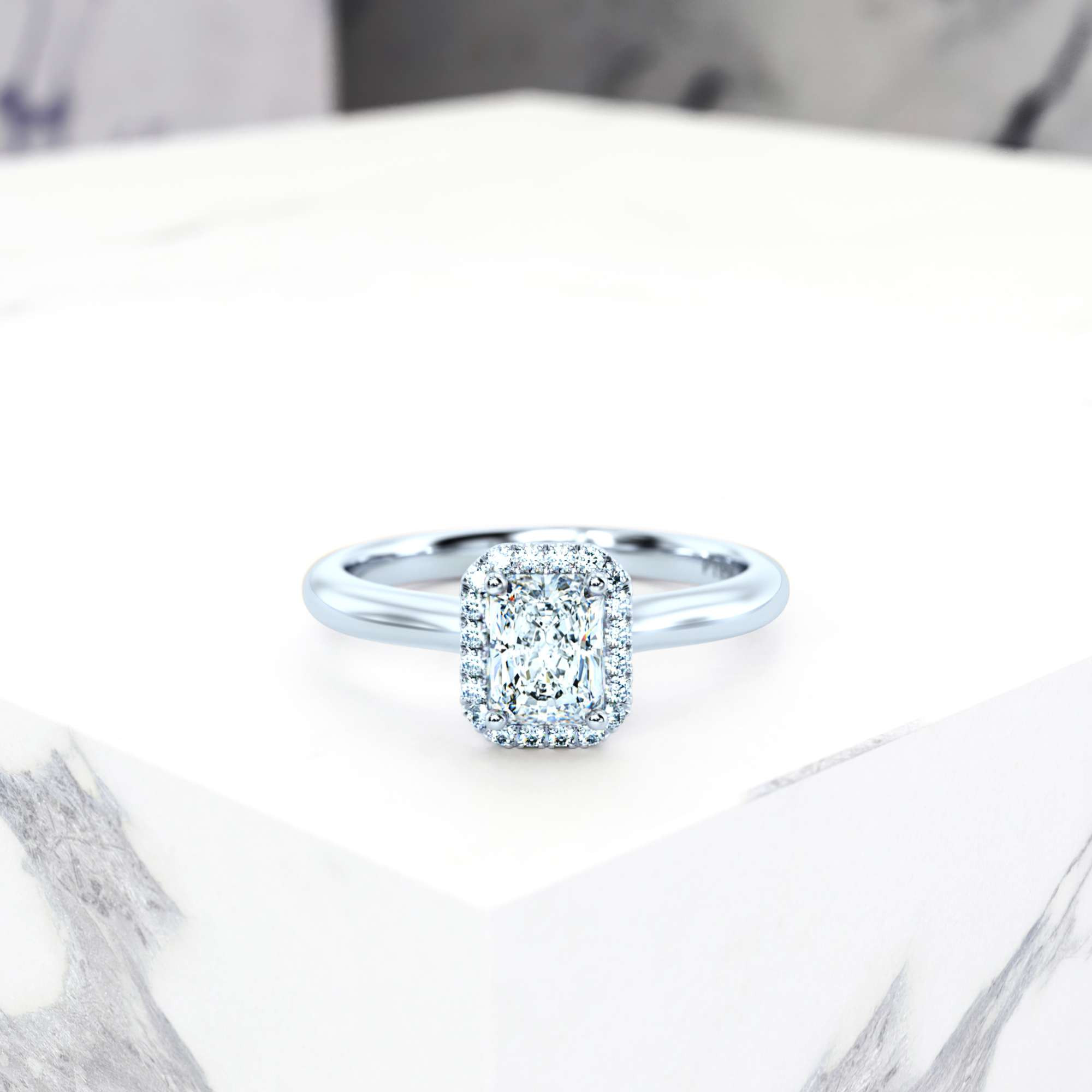 Verlobungsring Effie Radiant | GIA Certified | Natürlicher Diamant | Radiant | Platin | 0.30ct SI1 H | 1