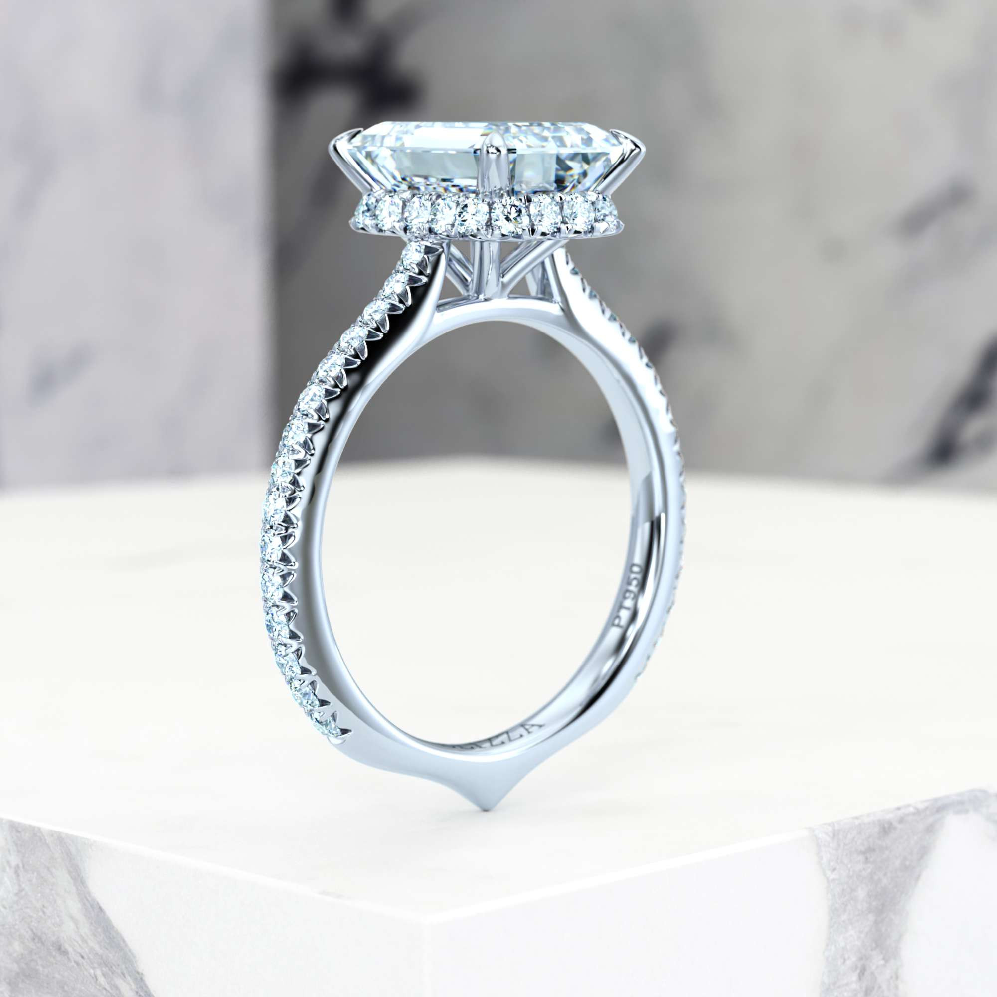 Engagement ring Elizabet Emerald | GIA Certified | Natural diamond | Emerald | Platinum | 0.30ct SI1 H | 9