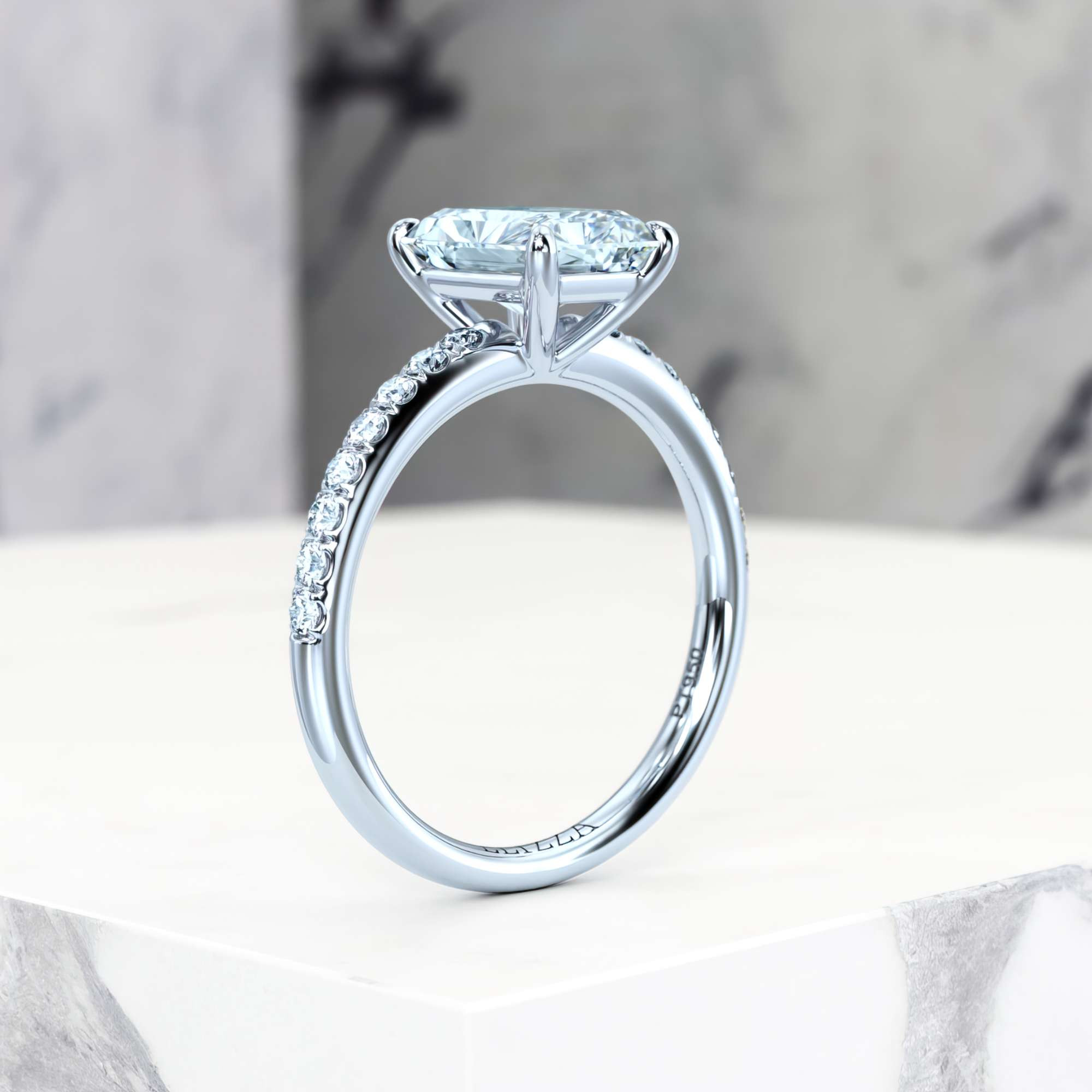Engagement ring Evelyn Radiant | Radiant | Platinum | Natural | GIA Certified | 0.30ct SI1 H 9