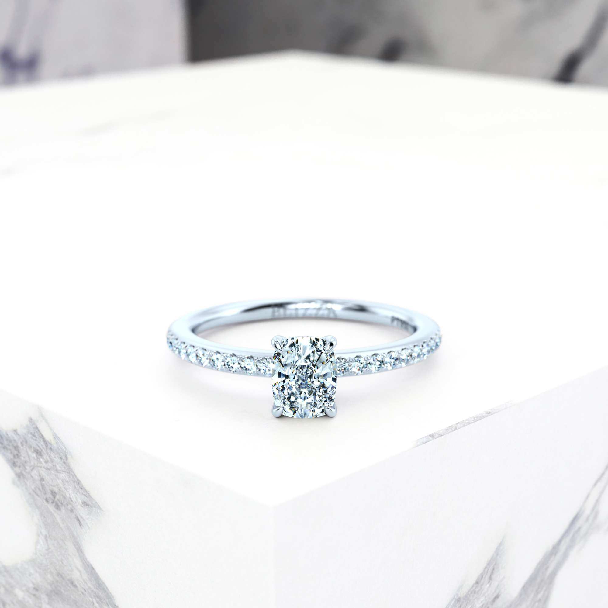 Bague de fiançailles Evelyn Rectangle Cushion | GIA Certified | Diamant naturel | Coussin rectangulaire | Platine | 0.30ct SI1 H | 1