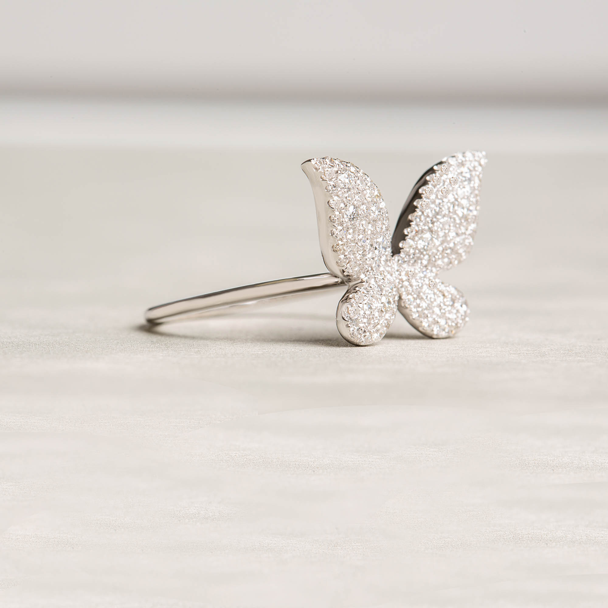 Butterfly diamond ring | 18K White Gold 2