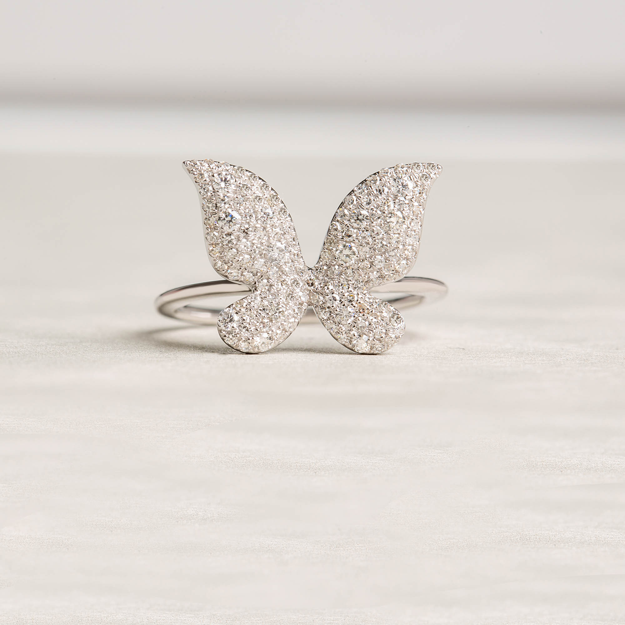 Butterfly diamond ring | 18K White Gold 1