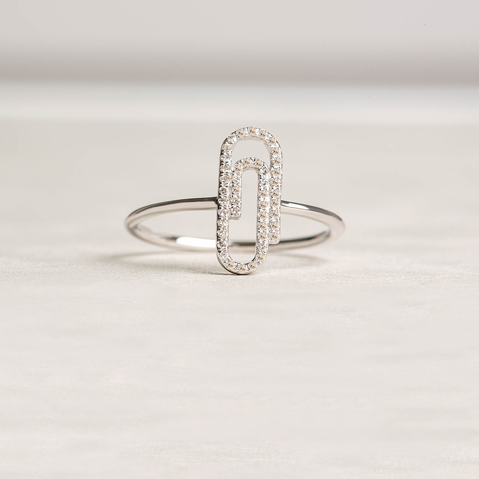 Paperclip diamond ring | 14K White gold | 1