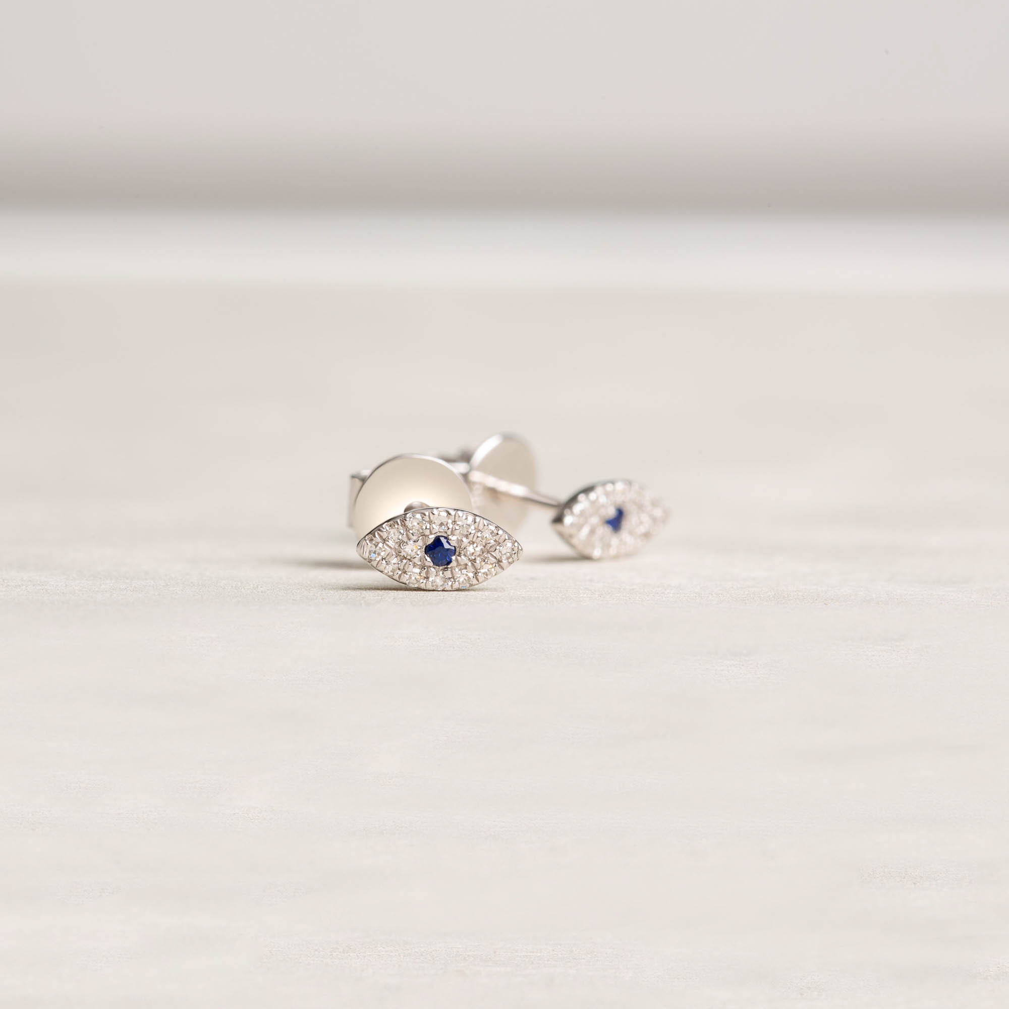 Saphire Diamond Eye Studs Earring | 14K White gold 1
