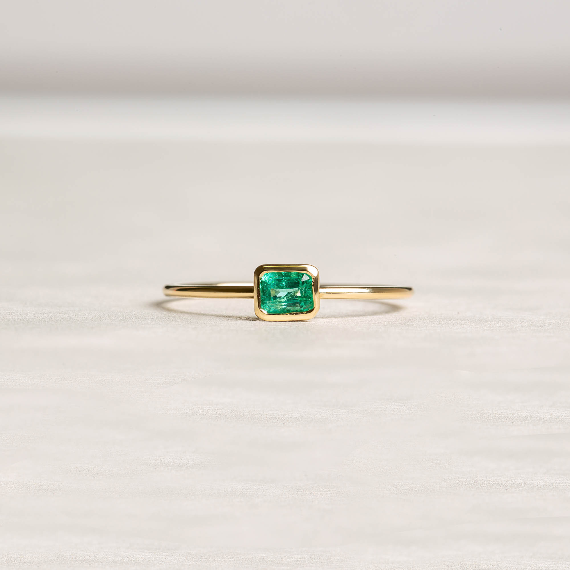 Einzelner Smaragd Diamantring | 14K Weissgold 1
