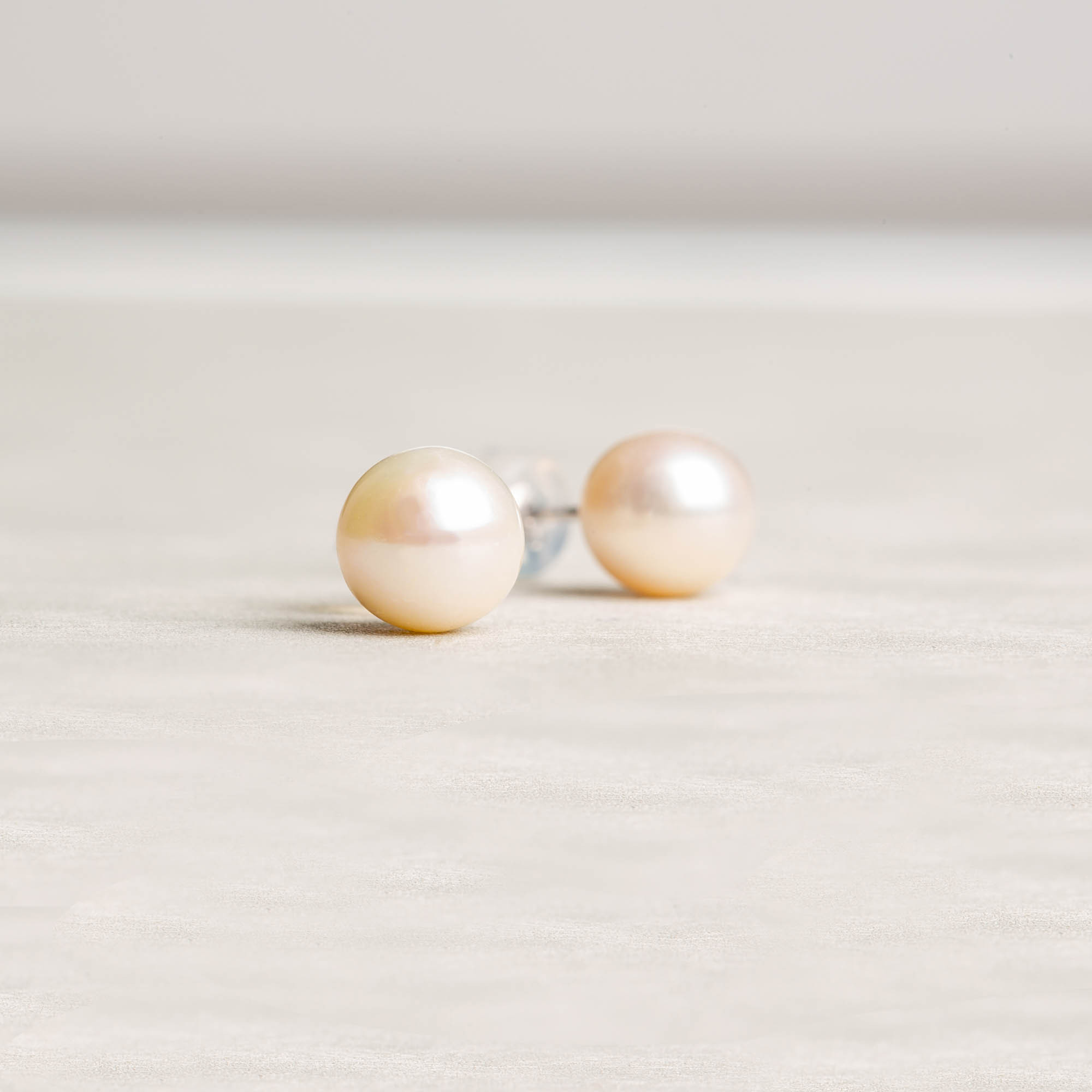 Boucles d'oreilles avec perles blanches | Or blanc 18 ct 1